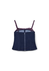 Top corsetto in denim di colore blu scuro, con scollatura in pizzo viola e spalline regolabili, dotato di zip frontale.