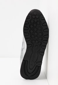 Reebok Classic Baskets basses - silver-coloured