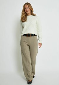 Desires Trui - seedpearl cream