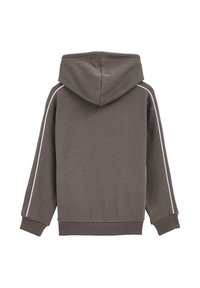 Hanorac gri închis cu glugă, prezintă dungi albe pe lateral, manșete și talie ribbrate. Textură moale a țesăturii. Fără ornamente.