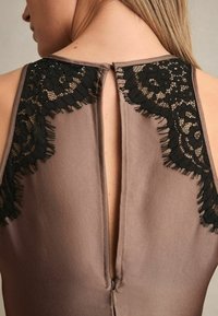 Reiss Koktailové šaty/večierkové šaty - mocha brown