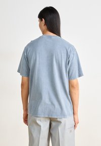 Thumbnail Image 4