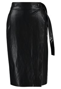 Jupe portefeuille en cuir noir avec une texture lisse, taille haute et fermeture à nouer ajustable avec deux boutons décoratifs.