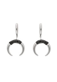 Ezüstszínű fülbevalók, félhold alakúak, texturált fekete gyönggyel a közepén, sima karikához csatlakoztatva.