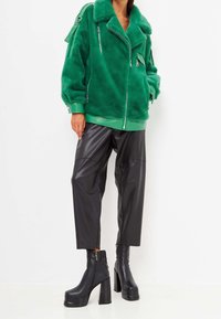 Cesare Gaspari Platform ankle boots - black