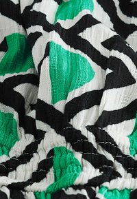 Next OFF SHOULDER TALL  REGULAR FIT - Lühikeste varrukatega bodi - green geometric