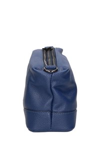 Beauty case rettangolare in pelle blu con superficie testurizzata, chiusura con zip e cuciture visibili alla base.