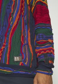 Carlo Colucci UNISEX - Strickpullover - navy/red