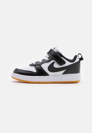 COURT BOROUGH - Zapatillas - white/black/kumquat/psychic purple