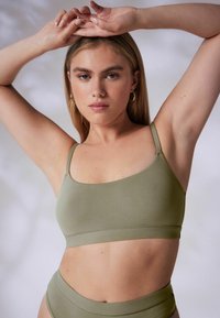 Self. SMOOTHING COMFORT NON WIRED - Toppe - khaki green