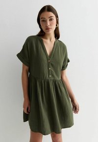 New Look - CRINKLE MINI SMOCK - Vestido camisero - khaki Imagen en miniatura 1