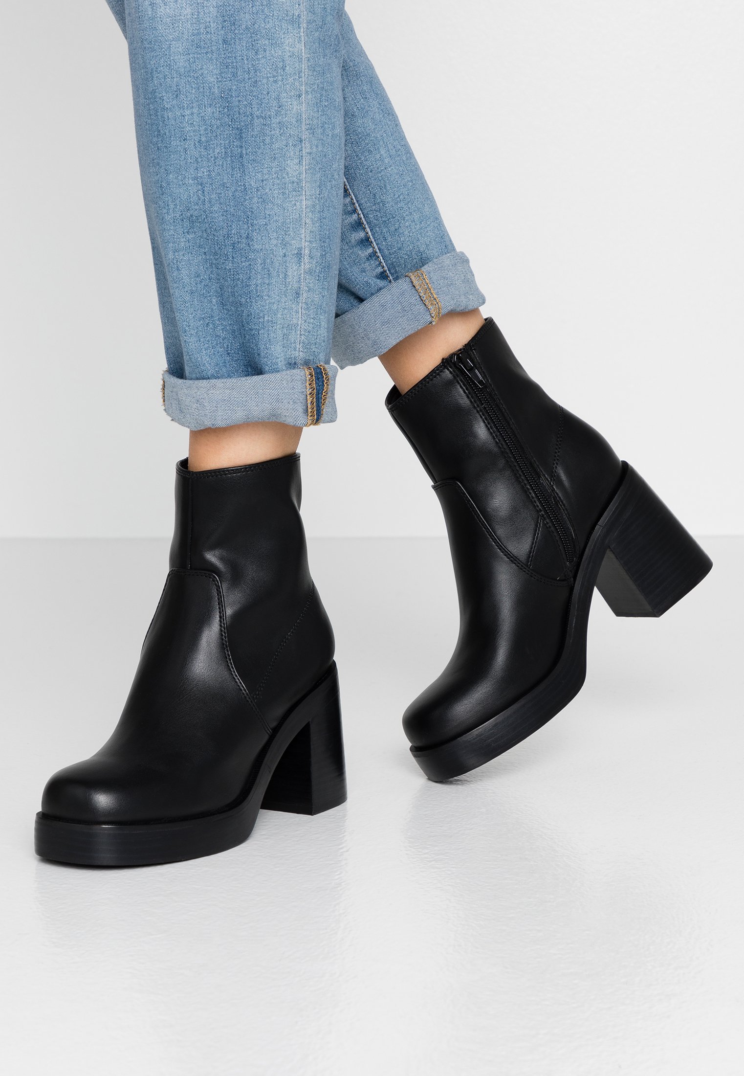 MANSON PLATFORM BOOT Enkellaarsjes met hoge hak black MANSON PLATFORM BOOT Enkellaarsjes met hoge hak black