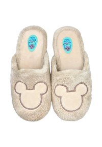 Zapatillas de felpa beige con diseño de punta redondeada, con una silueta elevada de Mickey Mouse. Textura suave con detalles bordados y una plantilla acolchada.