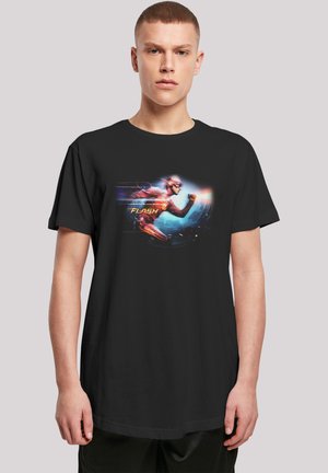 Fekete pamut póló, futó alak grafikai nyomtatással, mozgási vonalakkal és sárga "FLASH" felirattal, kerek nyakkivágással és rövid ujjal.