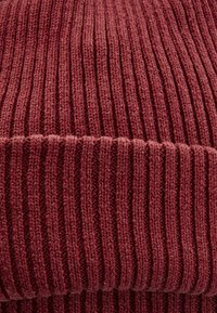 FAWLER KAI - Lue - red