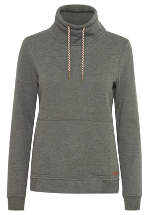 Hall hõbedane pullover kõrge kaelusega, mis on varustatud kuldsete otstega nööriga, ribakujuliste mansettide ja esikotiga. Valmistatud pehmest, tekstureeritud kangast.