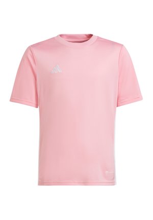 Jasnoróżowa, krótko rękawowa koszulka sportowa, gładki materiał, okrągły dekolt, z białym logo Adidas na lewej piersi oraz siateczkowymi akcentami po bokach.
