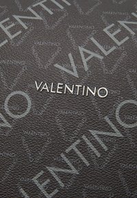 Valentino Bags ZEFIR - Saco de viagem - nero/multicolor