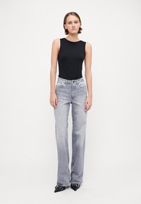 ONLY Tall ONLJUICY WIDE LEG - Džinsi ar platām starām - medium grey denim