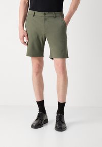 Les Deux COMO SEASONAL - Šorti - olive night melange
