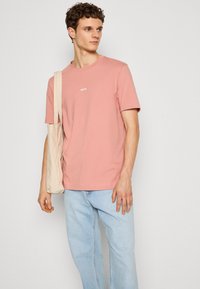 BOSS TCHUP - T-Shirt basic - open pink