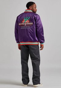 Mitchell & Ness LIFESTYLE - NBA ALL STAR 95 - Bomberjacke - lila