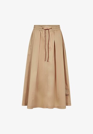 Beżowa spódnica do kolan z elastycznym paskiem w talii, brązowym sznurkiem, plisami z przodu oraz małym haftowanym logo w pobliżu brzegu po prawej stronie.