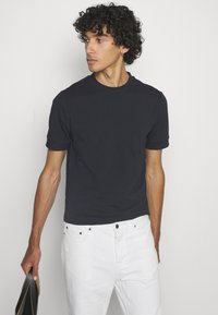 DRYKORN ANTON - Jednoduché tričko - blue