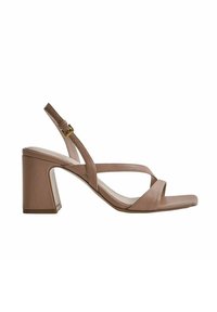 Reiss REGULAR FIT - ALICE STRAPPY - Sandále - nude