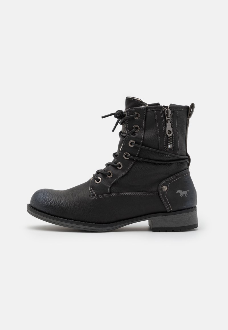 Bottines Mustang Noires Vernies - Talon Décroché Bas, Laçage Plat Et Fermeture éclair, Style Casual Chic