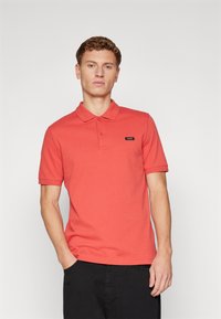 Calvin Klein BUTTON - Piké - baked apple