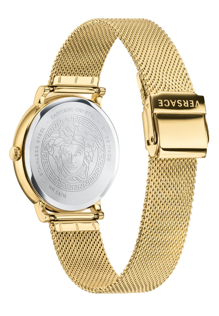 Gouden gaasarmbandhorloge met gegraveerd Medusa-hoofd op de zilveren achterkant, roestvrijstalen kast en Versace-logo op de sluiting.