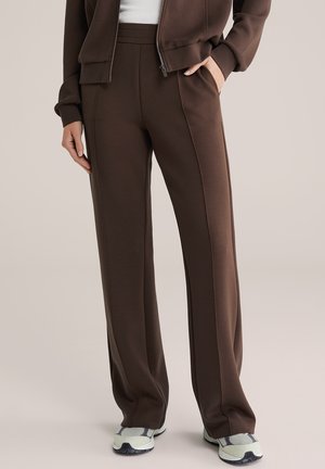 - Spodnie treningowe