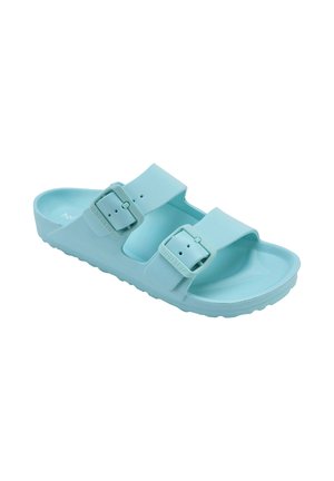 Hellblaue Schlupfsandale mit zwei verstellbaren Schnallenriemen und konturierter Sohle, entworfen für den Freizeitgebrauch.