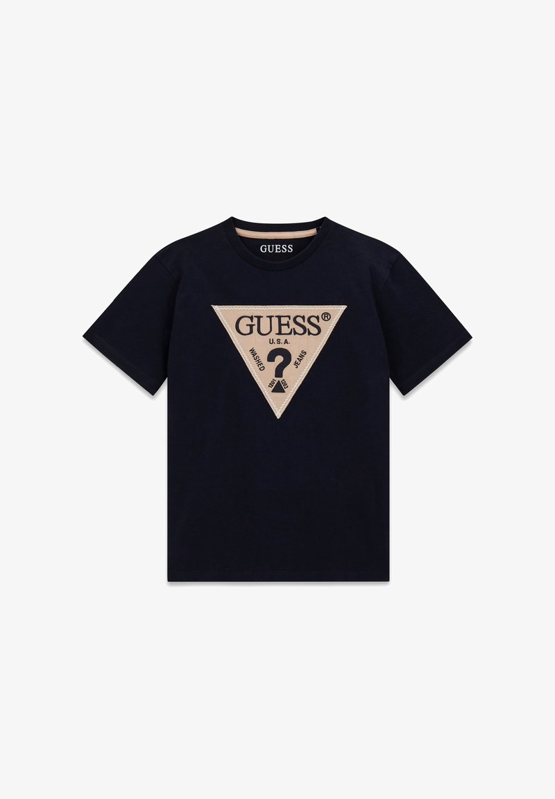 Zwart T-shirt met korte mouwen en een beige driehoekig logo op de borst met de tekst "GUESS U.S.A." en een groot vraagteken in het midden.