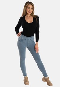 Freddy N.O.W.® YOGA CLASSIC - Skinny-Farkut - denim light blue blue seams