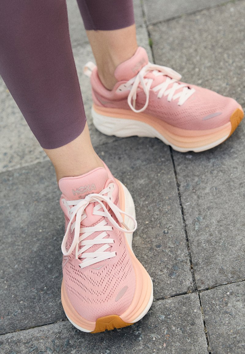 HOKA BONDI 8 - Scarpe da corsa su strada - sandstone/cream/beige - Zalando