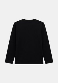 T-shirt a maniche lunghe nera, realizzata in morbido cotone, con un colletto rotondo e un orlo dritto. Il retro è semplice, senza decorazioni o loghi.
