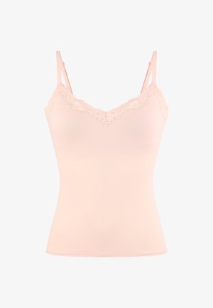 Camisole rose clair avec bordure en dentelle le long du décolletage et bretelles réglables.