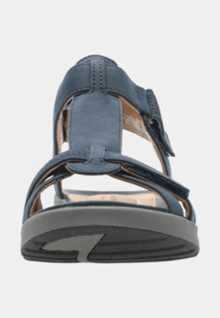 clarks walking sandals