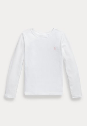 Langærmet hvid crewneck-trøje med lille pink broderet logo på venstre bryst, lagt fladt på hvid baggrund.