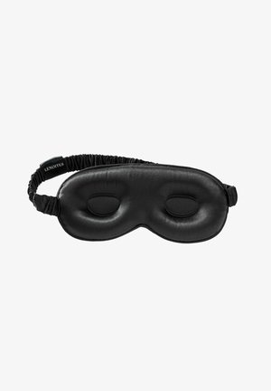 Zwarte slaapmasker gemaakt van glad satijnen materiaal, met een gebogen vorm, twee ovale ooguitsparingen en een elastische band voor een veilige pasvorm.