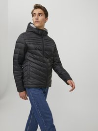 Jack & Jones JJEHERO PUFFER HOOD - Zimní bunda - black