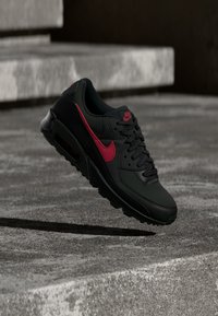 Δεν επιλέχθηκε, black/tough red