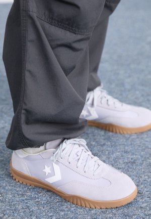 RUN STAR TRAINER - Trainers - ghost town/white/egret