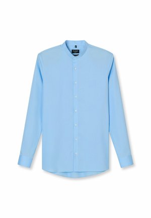 Camicia a maniche lunghe azzurro chiaro con colletto alla coreana, chiusura con bottoni e orlo leggermente curvo. Tessuto liscio e dettagli di cucitura sottili.