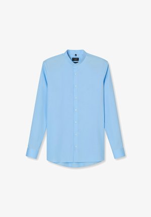 Camicia a maniche lunghe azzurro chiaro con colletto alla coreana, chiusura con bottoni e orlo leggermente curvo. Tessuto liscio e dettagli di cucitura sottili.