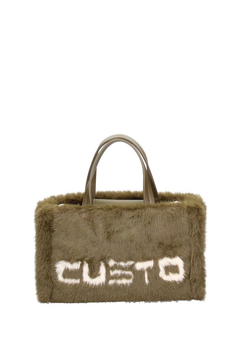 Sac à main rectangulaire en fausse fourrure vert olive avec "CUSTO" en fausse fourrure blanche sur le devant et des poignées doubles beiges.