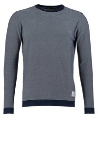 Pull homme à manches longues et col rond avec fines rayures horizontales bleu marine et gris, poignets et bas côtelés bleu marine.