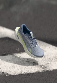 Valimata, vibrant silver-coloured/apple spritz